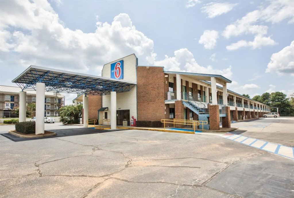 Motel 6-Dothan, AL