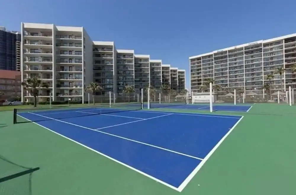 Renovated Saida Towers Getaway W/ Pool & Hot Tub 2 Bedroom Condo