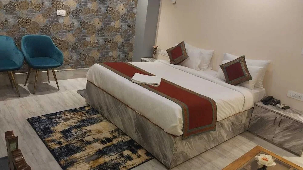 Hotel Sarnath International