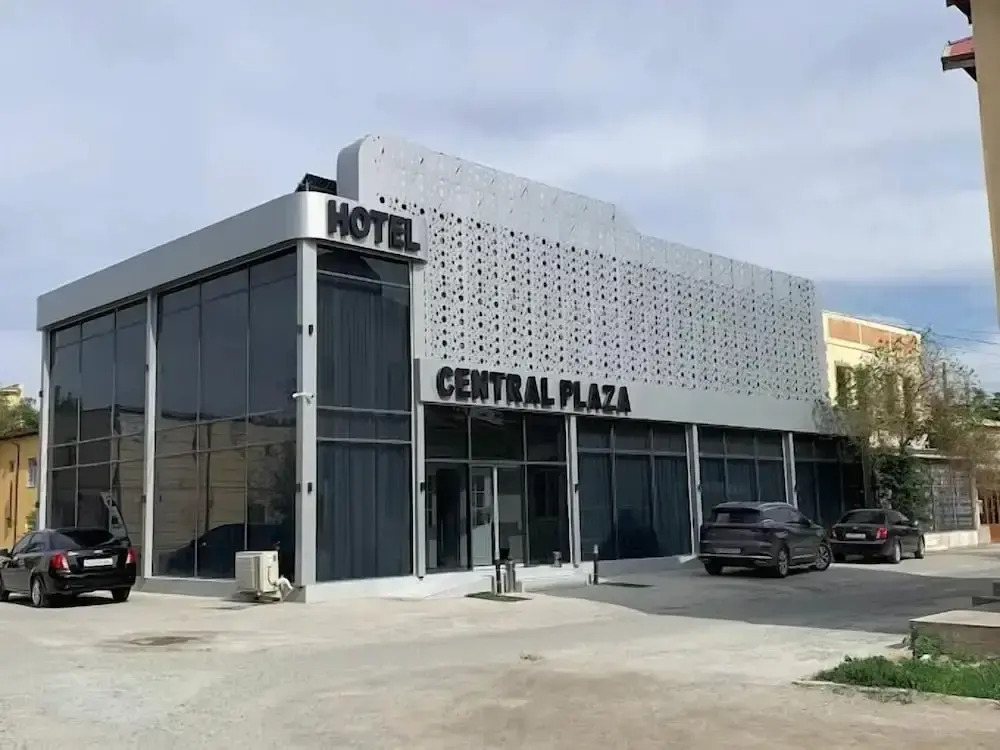 Central Plaza Hotel