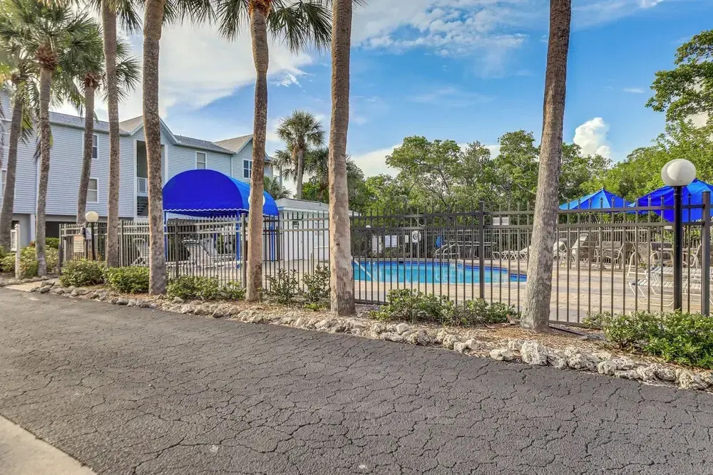 Holmes Beach Condo Near Anna Maria: Pool Access!