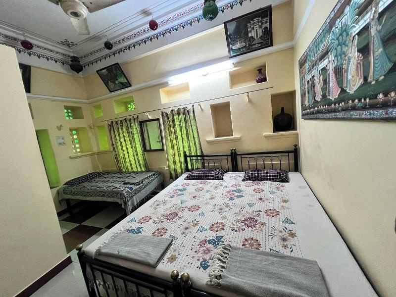 Nukkad Guest House Near Lake Pichola