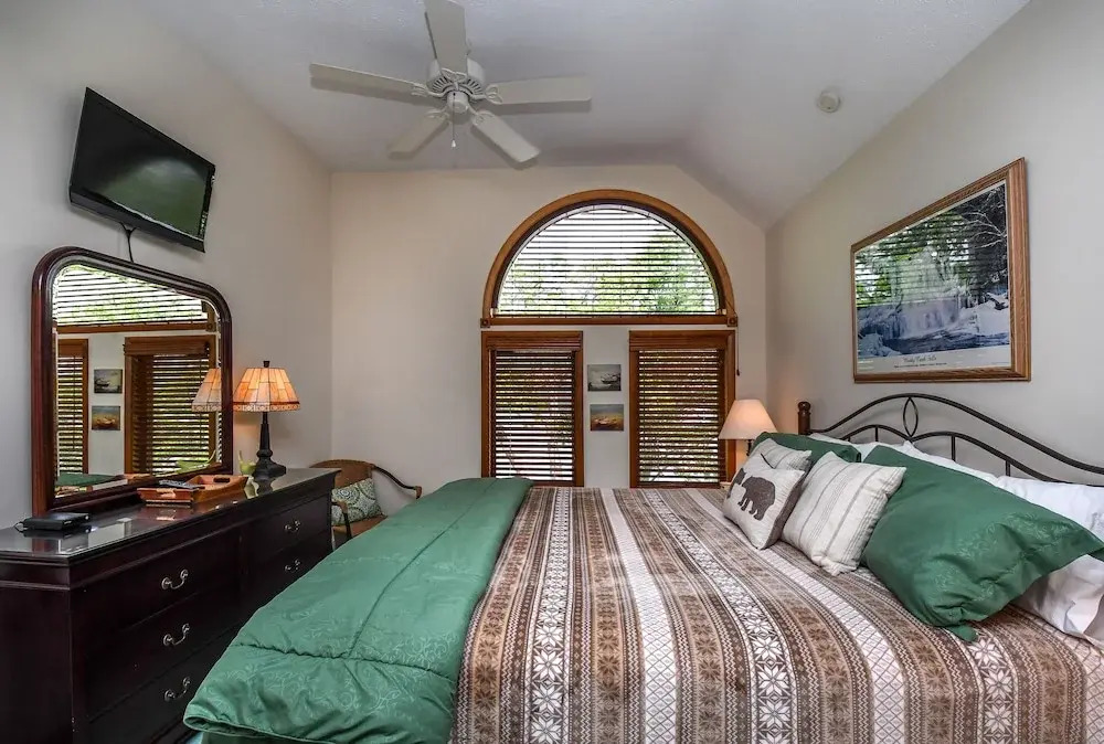 Hartwood Village 3 Bedroom Townhome #05
