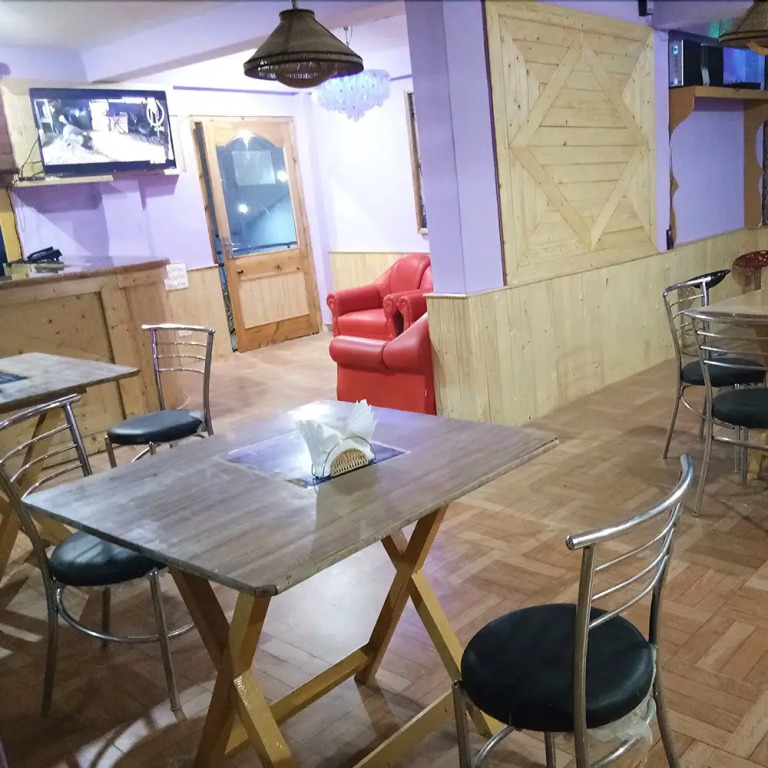 Pine Wood Inn Tosh