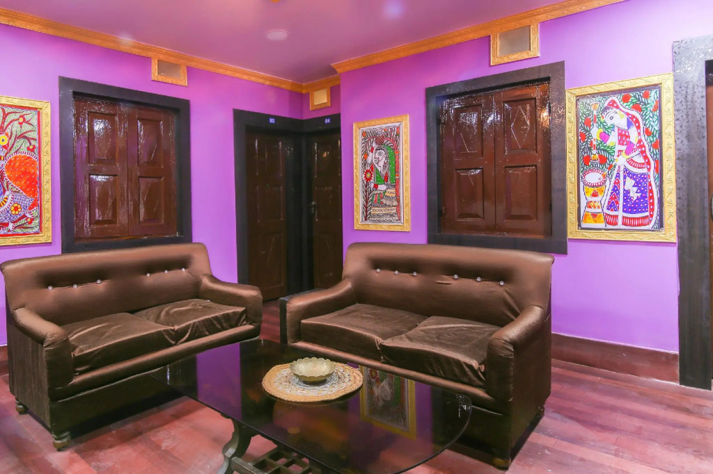 Hotel Holiday Inn by OYO Rooms