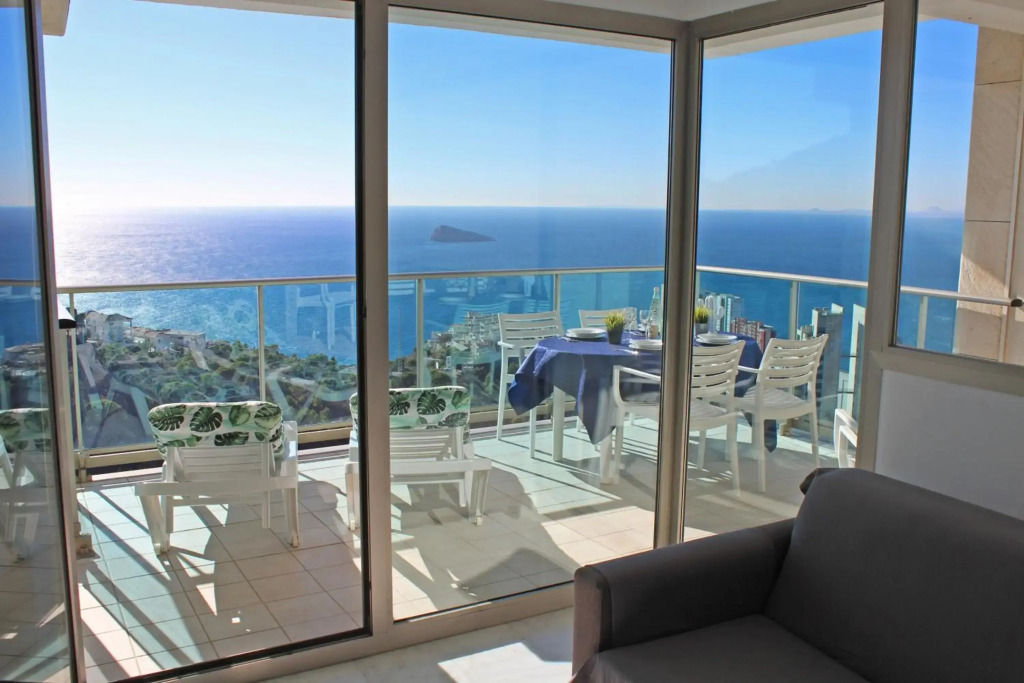 High rise apartment on the 39th floor with private terrace and sea views