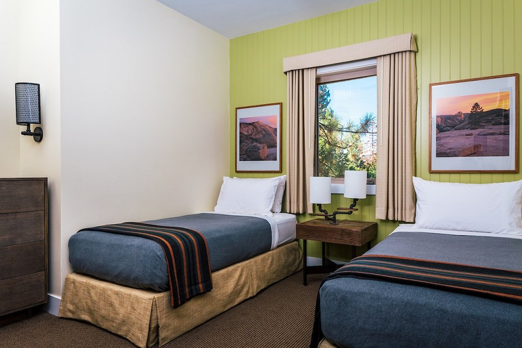Rush Creek Lodge at Yosemite