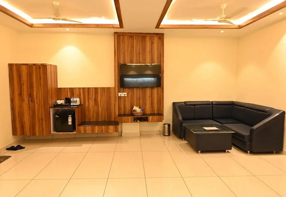 Hotel Sahil Suites
