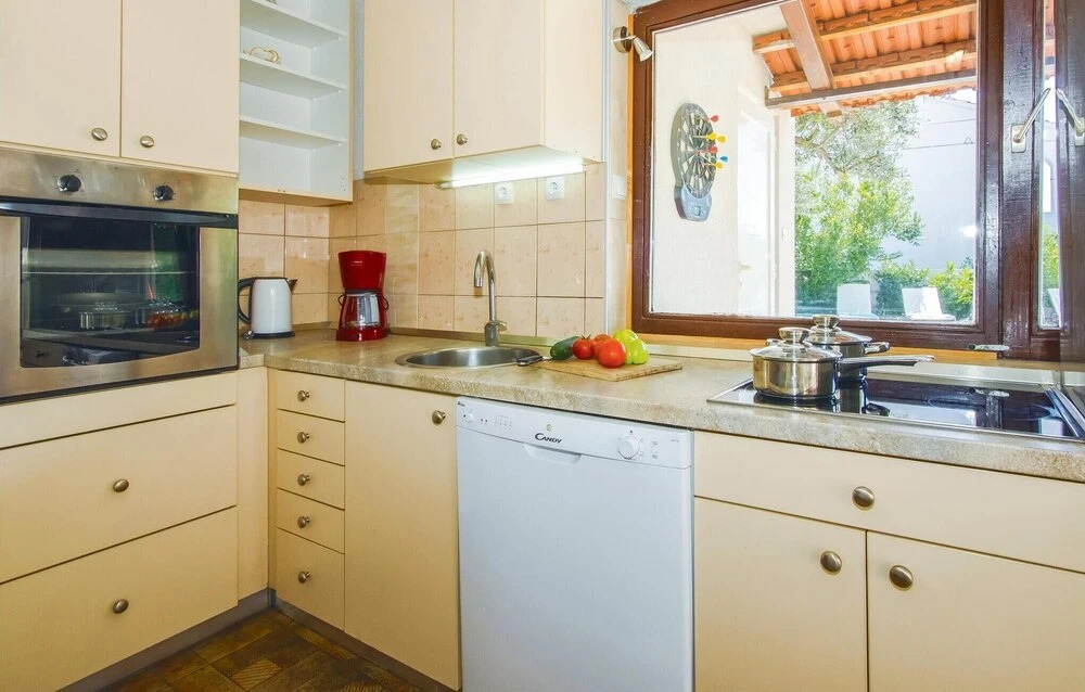 Cozy Home In Okrug Gornji With Sauna