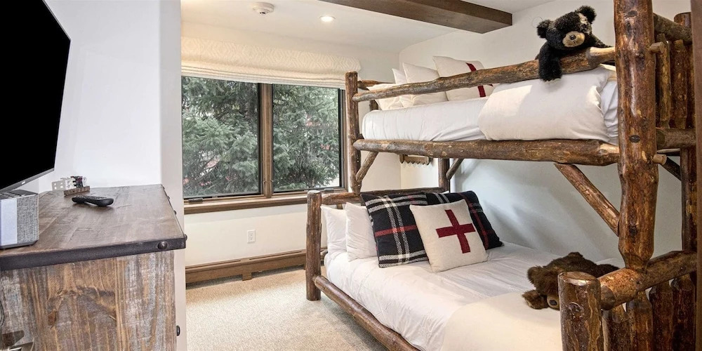 5 Bedroom In The Heart Of Vail Village