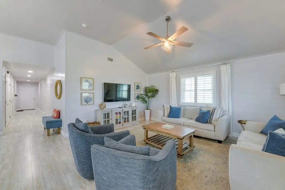 Private Pool & Furnished Deck: Port Aransas Home!