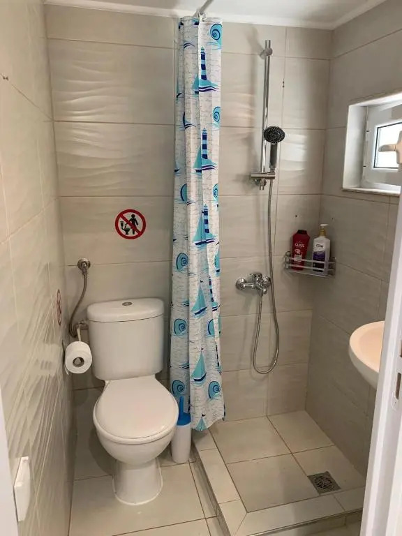 Santorini studio for 2 person in Athens near sea& center