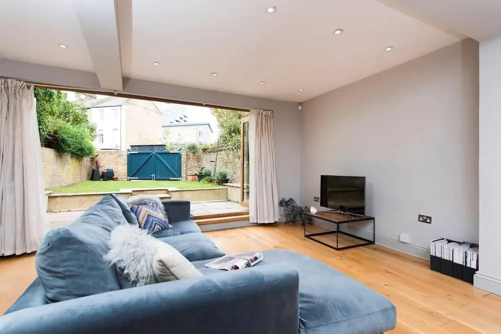 Stylish 1BR Garden Flat next to Emirates Stadium