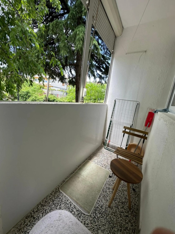 One bedroom apartment in great location
