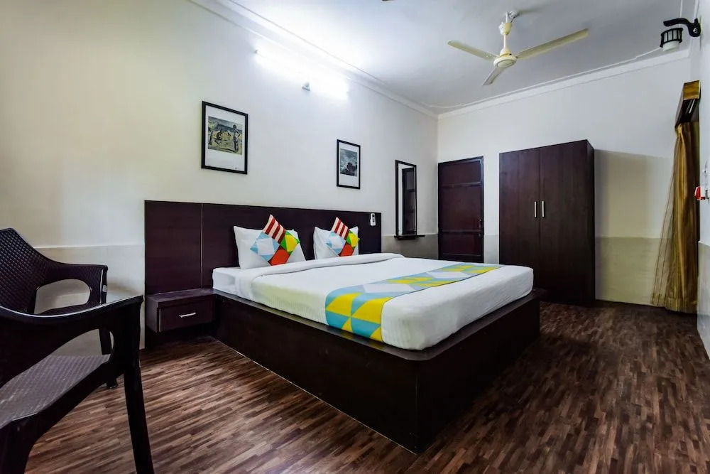 OYO 11874 Home Cozy Stay Goverdhan Villas