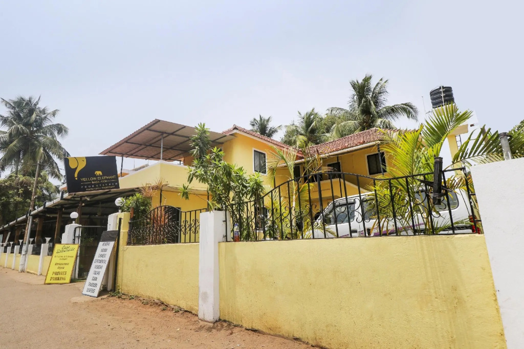 OYO Home 80187 Yellow Elephant Baga Beach