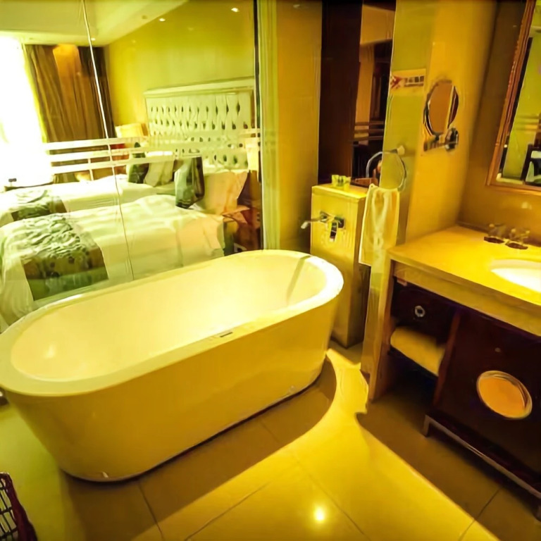 Holiday Hotel