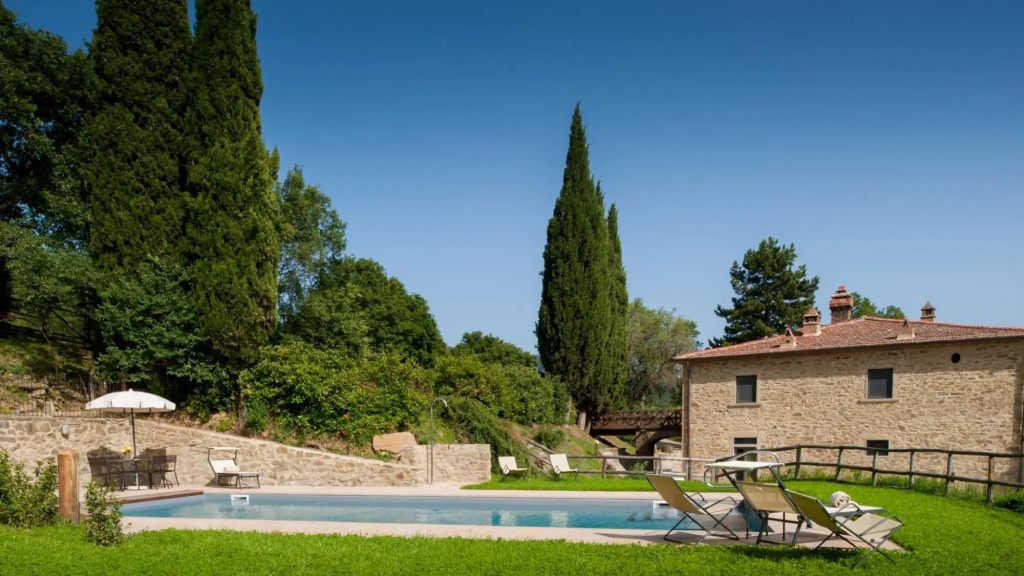 Sleeps: 12 (6 bedrooms, 6 bathrooms) 450 m2. Private garden and the pool (5x12 mts – 1,30mts depth),-VILLA LEOPOLDINA