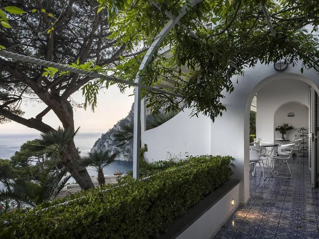 LHP Suite Posillipo