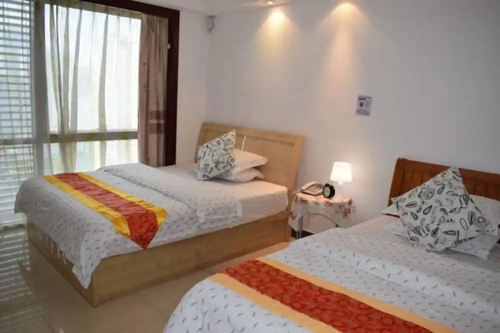 Lingnaying Business Apartment