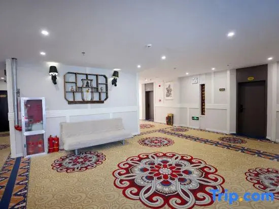 Rujia Huayi Selected Hotel (Fenzhou Market Xiguan Zhengjie Branch)
