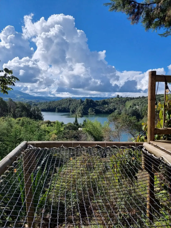 Levit Glamping - Hotel Frente al Embalse Guatapé Peñol