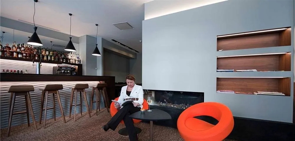 Square Hotel