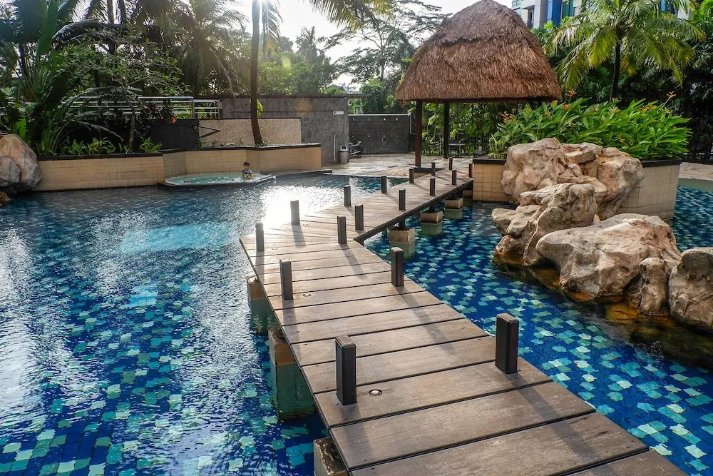 Premium 3BR Hampton's Park Apartment By Travelio