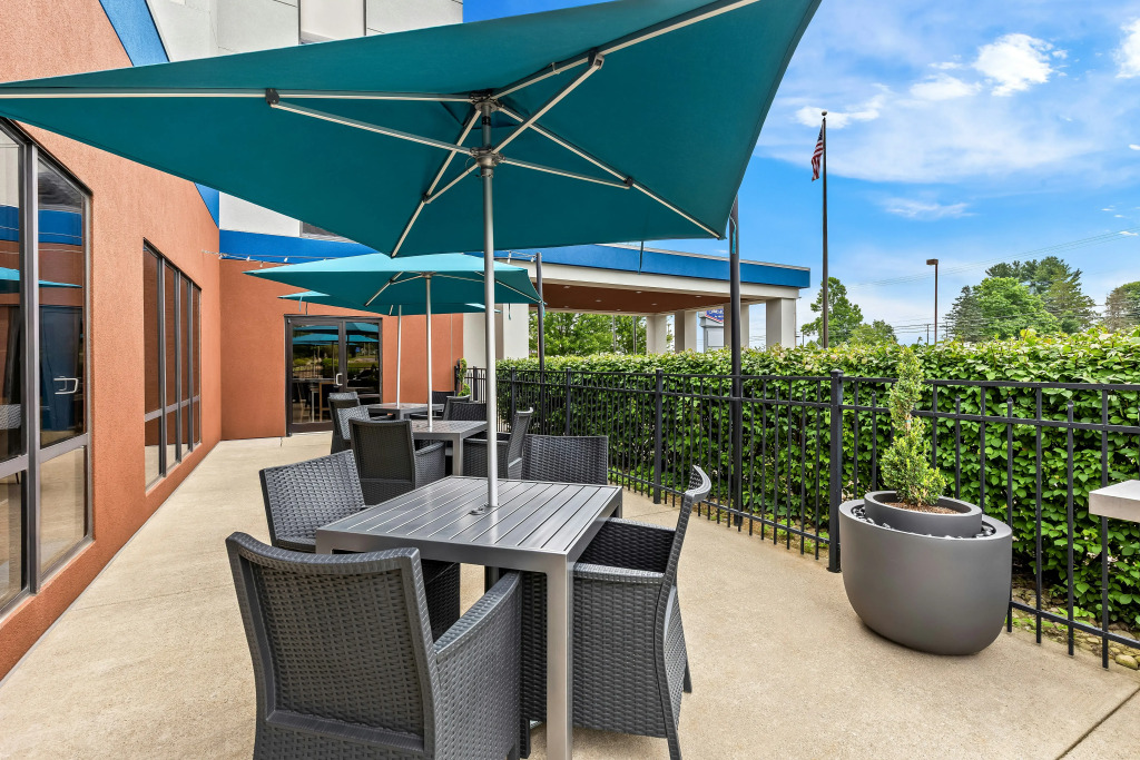 Hampton Inn & Suites Grove City