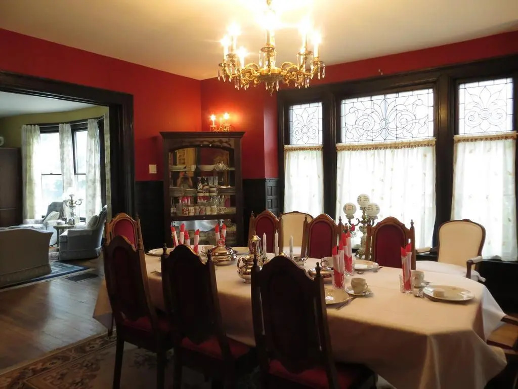 Redwood Bed and Breakfast