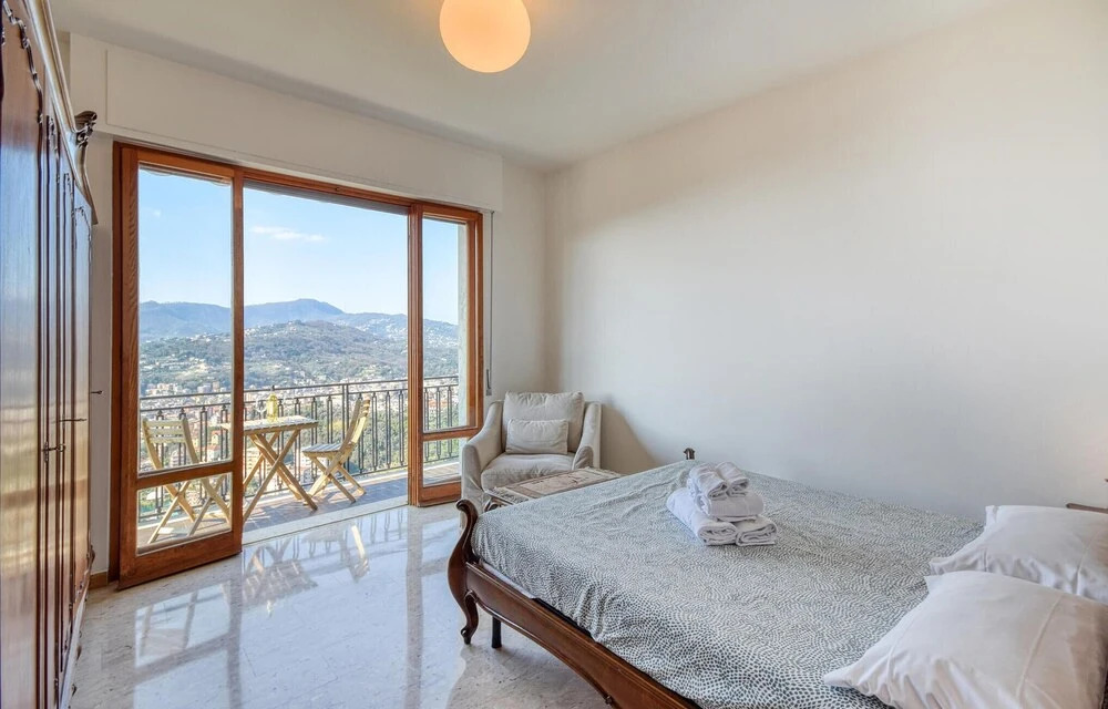 Gorgeous Home In Rapallo With House Sea View