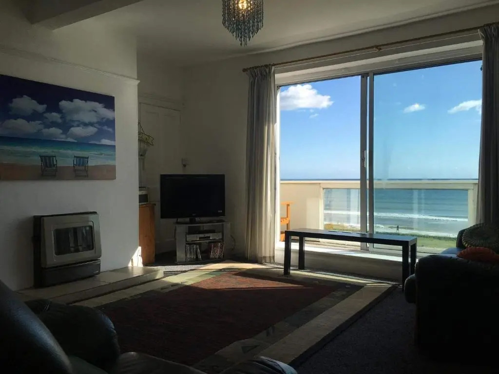 Clifftop Apartment