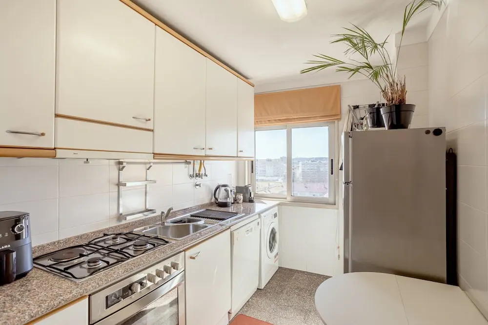 Olaias Modern W/ Garage by Homing