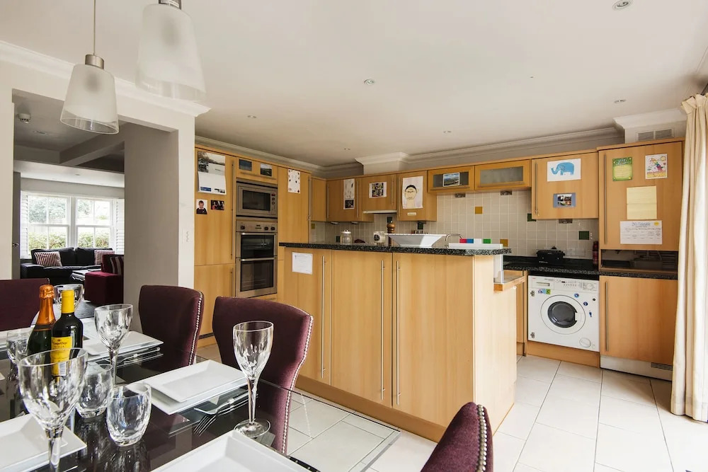 Lovely Putney Home by the Thames