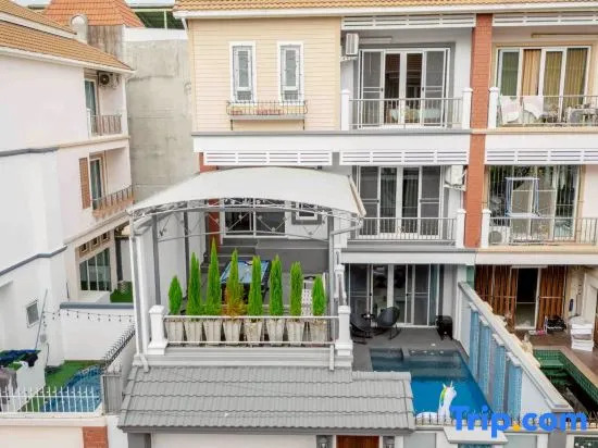 The Terrace Pratumnak 205