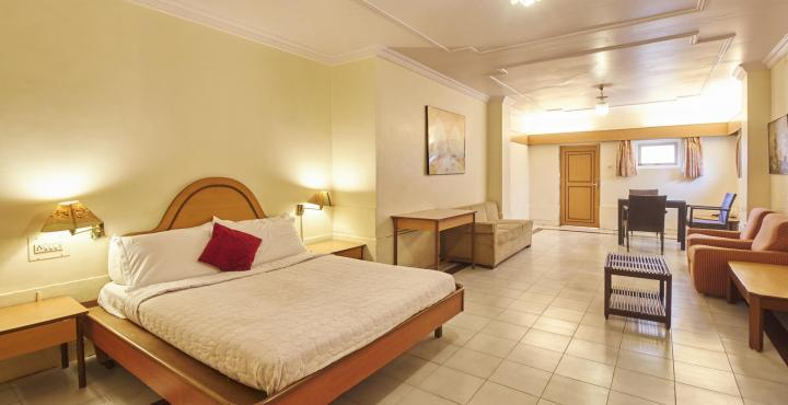 Bloom Hotel - Juhu