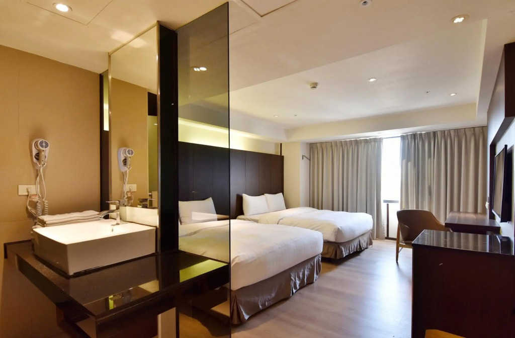 HOTEL HI- Chui-Yang