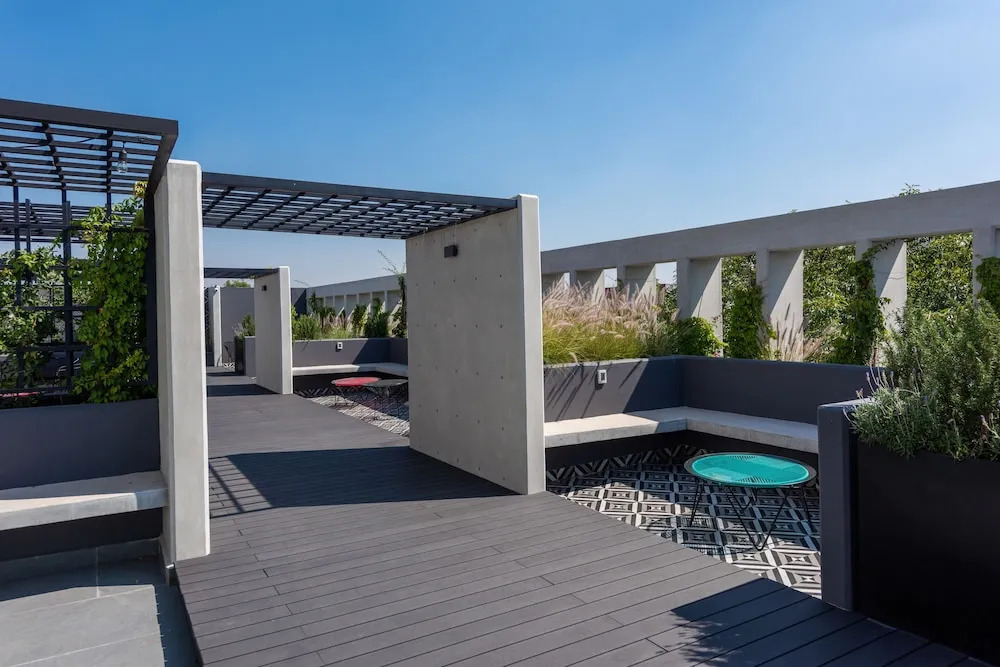 NIU Modern & Centric Lofts