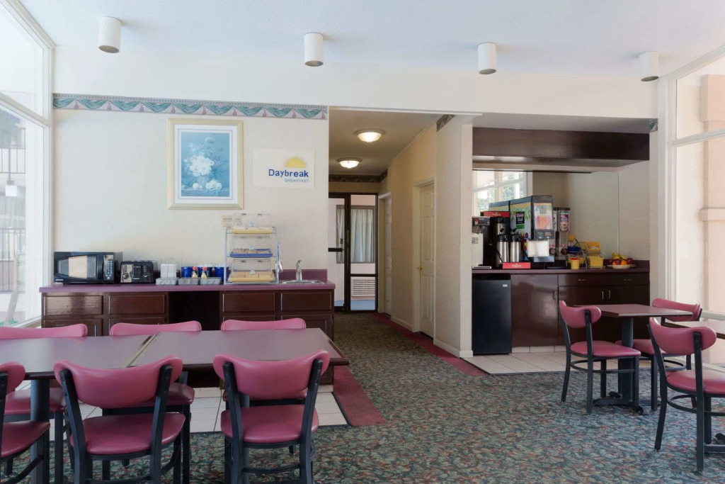 Motel 6 Raleigh, NC   Downtown South