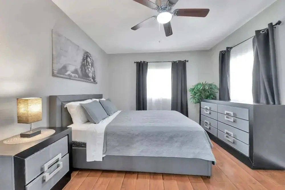 Updated Cozy Home Centrally Located pet Friendly