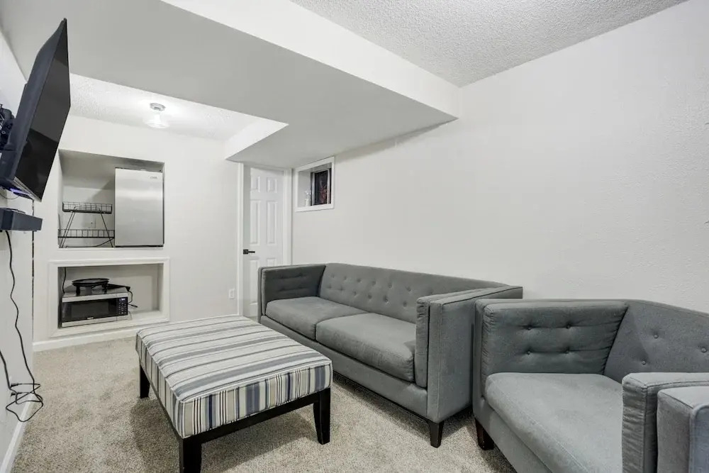 Modern 6BR Home in Briargate