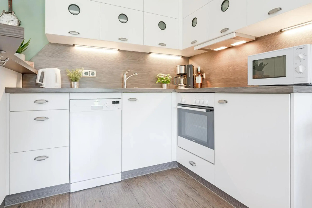 Ferienwohnung Deichblick mit Terrasse m Kaiserhof 1