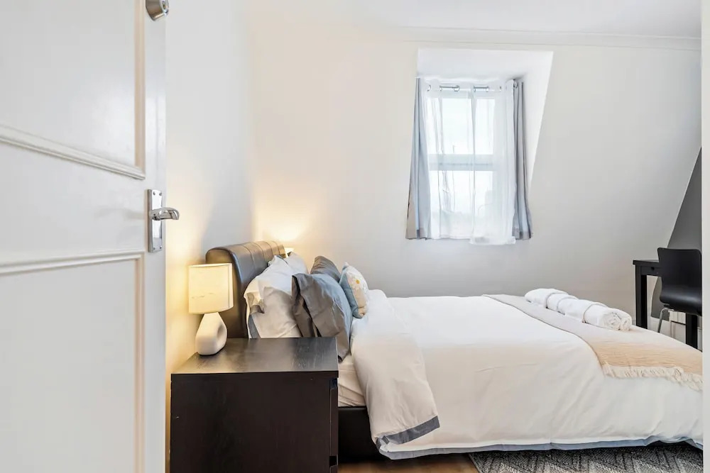 Charming London Apartment With 2 Bedrooms