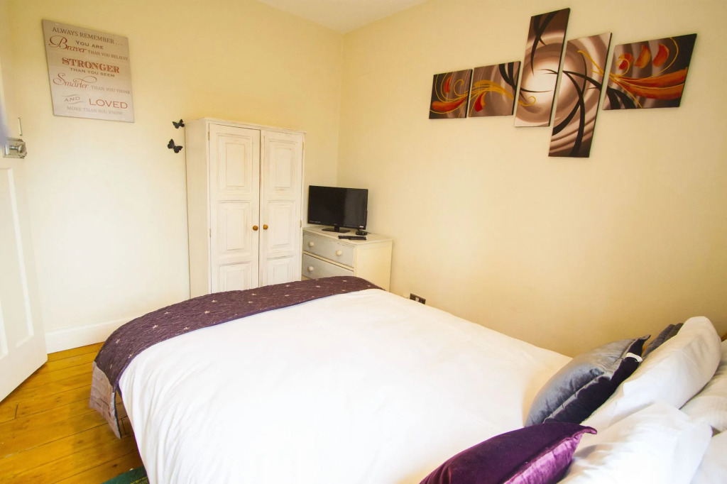 Stunning Central Richmond with garden