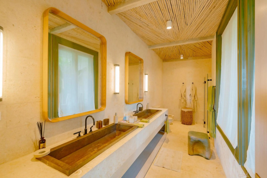 One-of-a-kind Villa With Open Spaces and Amazing Views in Luxury Beach Resort
