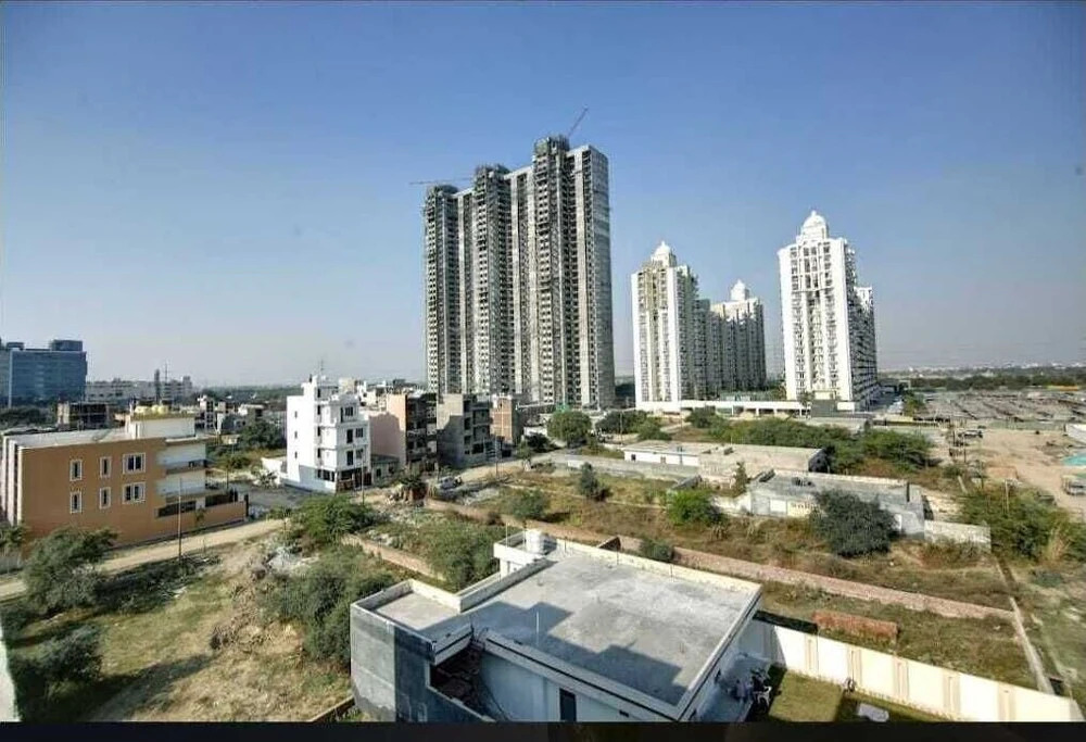 Hotel Noida Dreamz 144