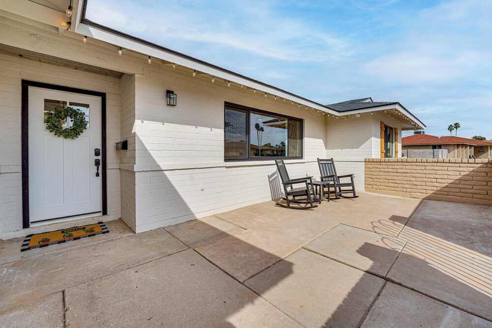 Private Pool & Yard: Tempe Family Gem Near Asu