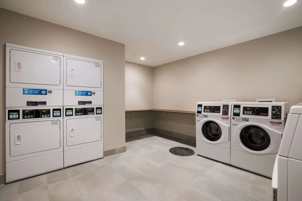 Everhome Suites Corona