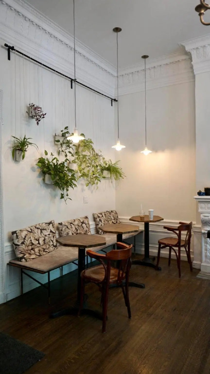 Ambrose House & Cafe - SELF CHECK-IN GUESTHOUSE