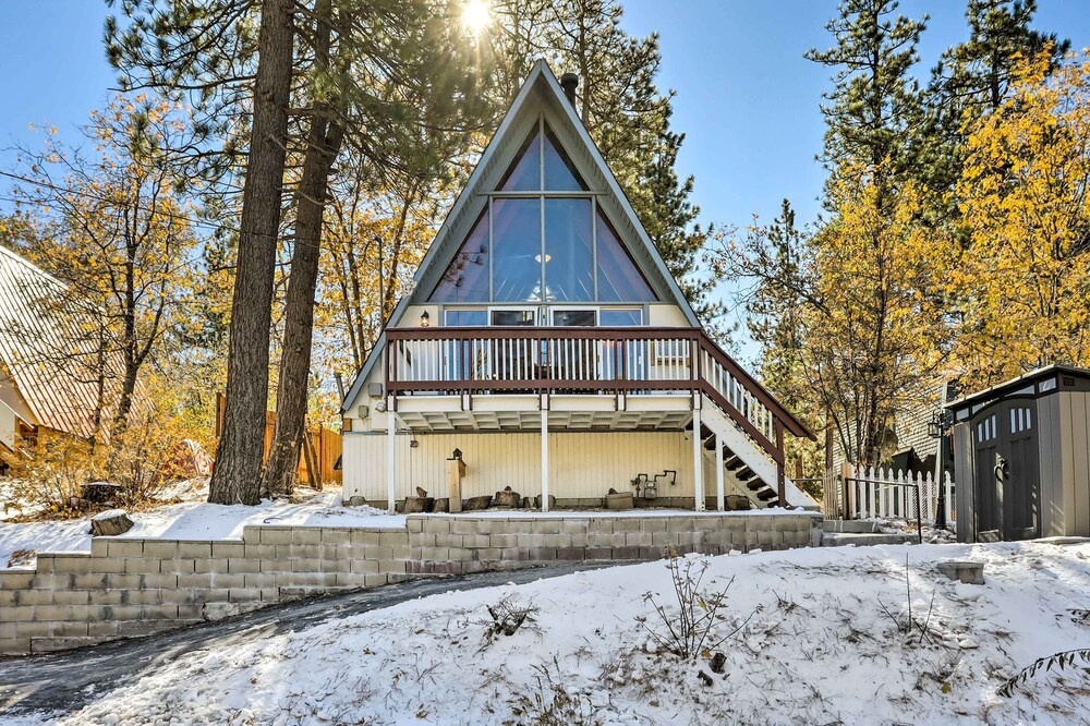 Cozy A-Frame w/ Hot Tub Near Arrowbear Lake